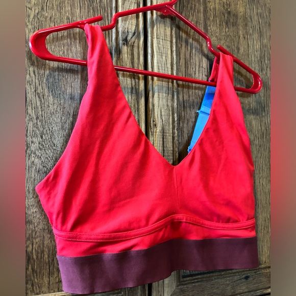 Fabletics All Day Every Day Sports Bra in red/maroon/blue, size large. - Picture 2 of 9